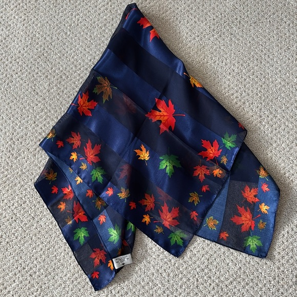 👛 (ANY 2/$20) 30” Square 100 percent polyester Maple Leaf motif scarf - Picture 2 of 3